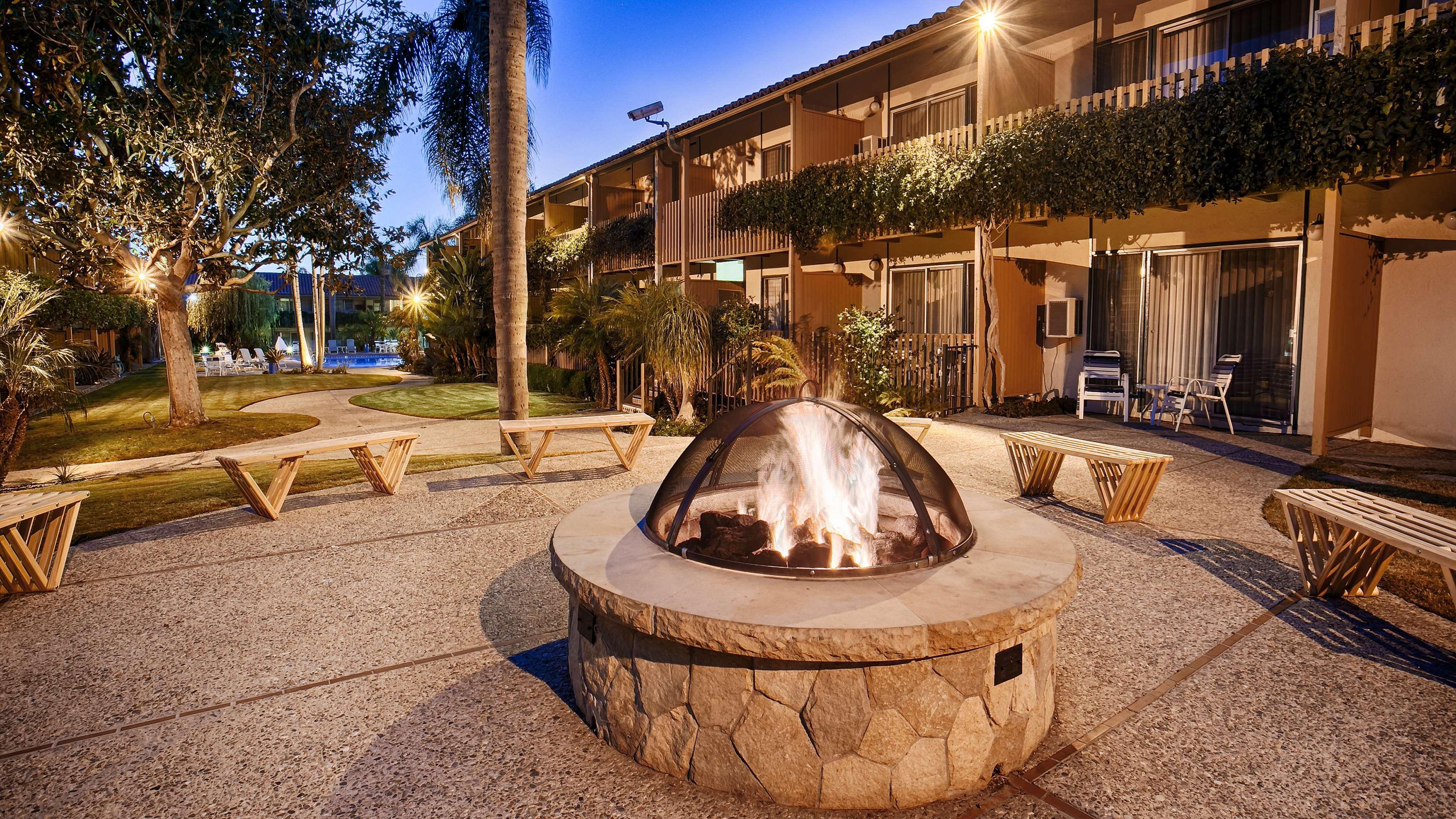 Best Western Plus Pepper Tree Inn Santa Barbara Exteriör bild