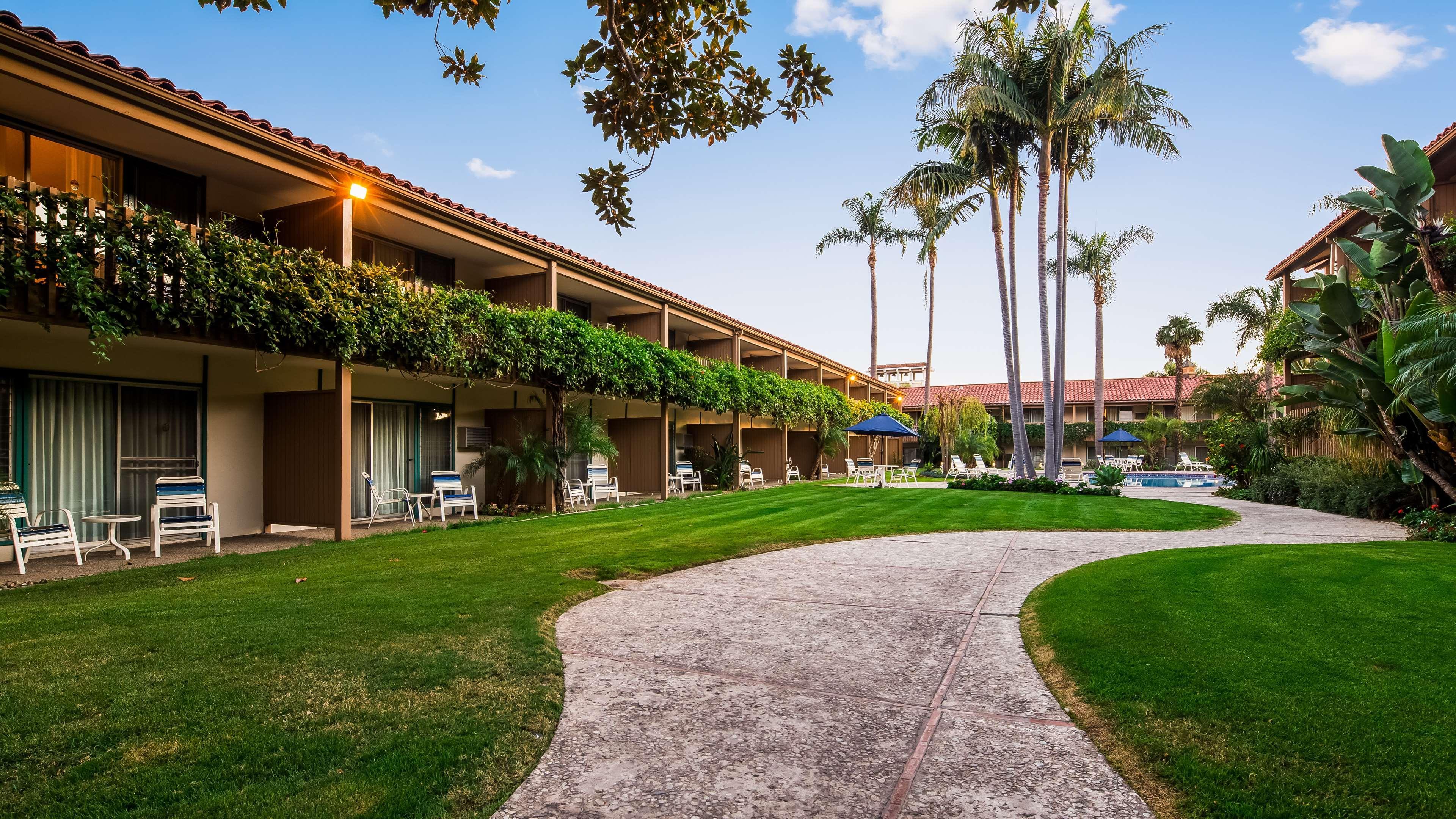 Best Western Plus Pepper Tree Inn Santa Barbara Exteriör bild