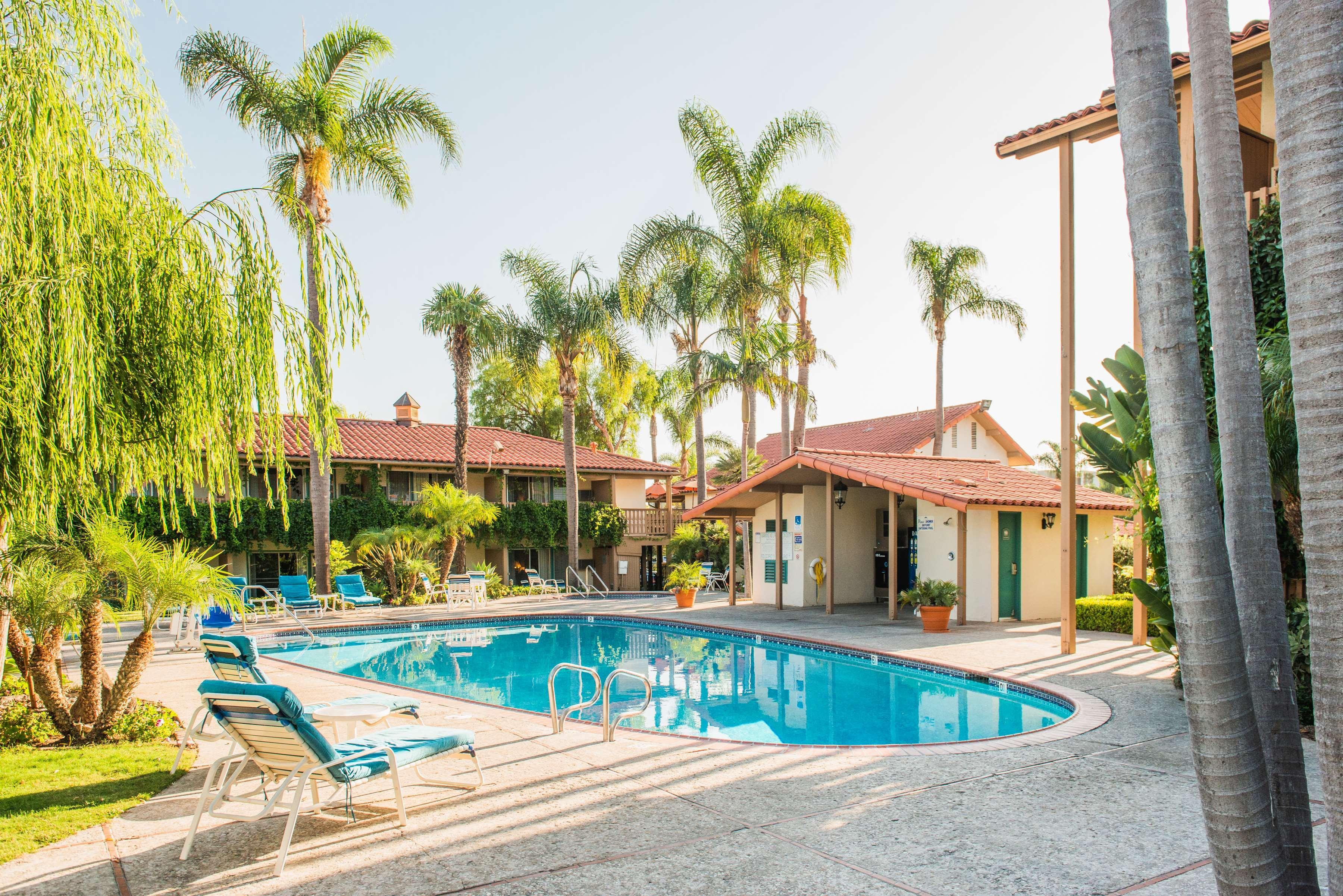 Best Western Plus Pepper Tree Inn Santa Barbara Exteriör bild