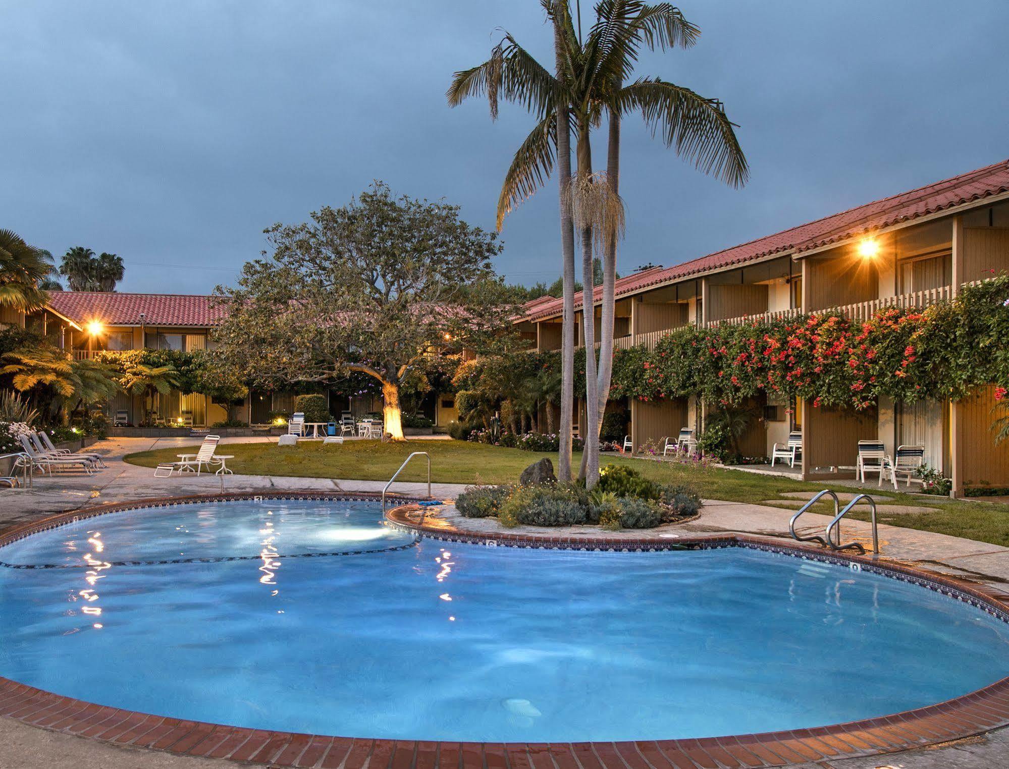 Best Western Plus Pepper Tree Inn Santa Barbara Exteriör bild